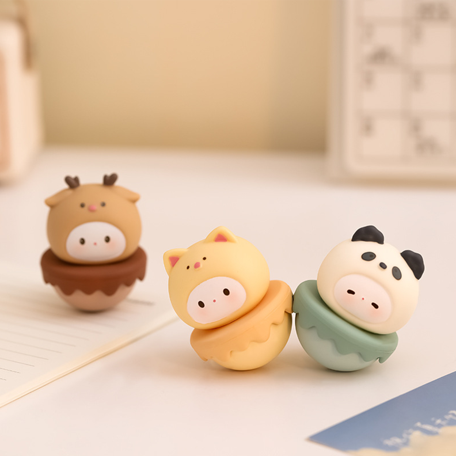 Kamiuzzly Cute Wobbly Figure - Stress Relief Desk Toy, Kawaii Office & Home Decoration
