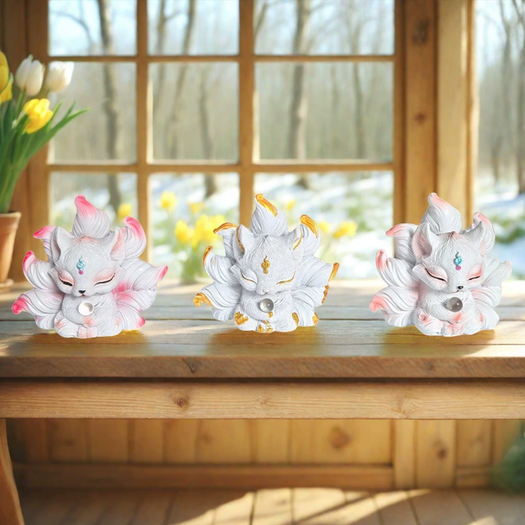 Kamiuzzly White Nine-Tailed Fox Collectible - Elegant Desktop Display